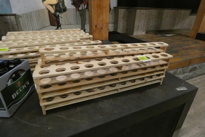 Posten Holzständer für Gläser/Shots, langgestreckt mit Löchern